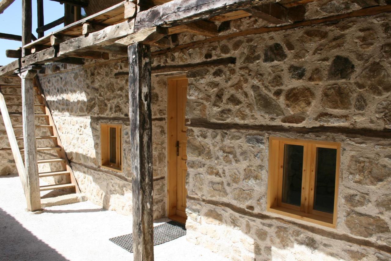 Hangjik Kacanik Exterior foto